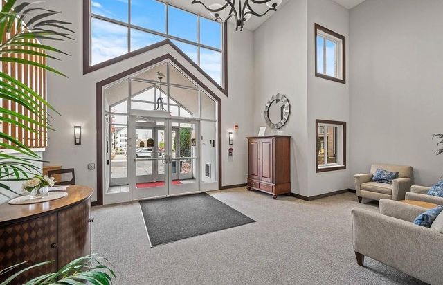 1321 Lake Drive W 320, Chanhassen, MN 55317