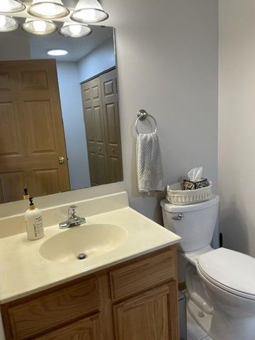 1321 Lake Drive W 320, Chanhassen, MN 55317