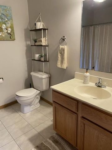1321 Lake Drive W 320, Chanhassen, MN 55317