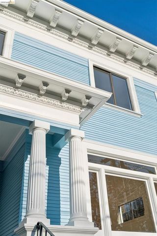 2707 Dana St, Berkeley, CA 94705
