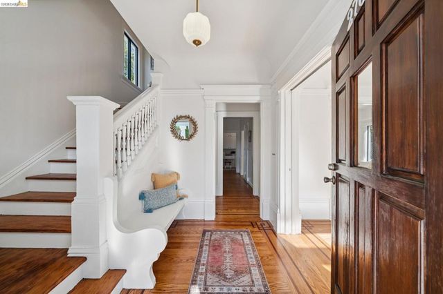 2707 Dana St, Berkeley, CA 94705