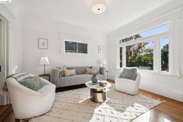 2707 Dana St, Berkeley, CA 94705