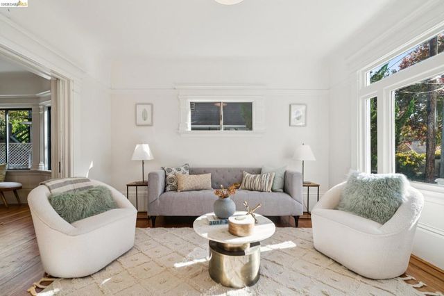 2707 Dana St, Berkeley, CA 94705