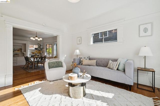 2707 Dana St, Berkeley, CA 94705
