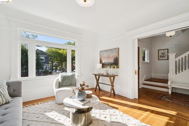 2707 Dana St, Berkeley, CA 94705