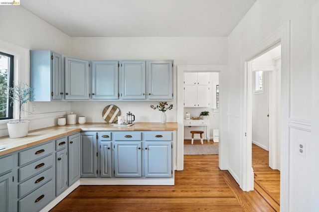 2707 Dana St, Berkeley, CA 94705