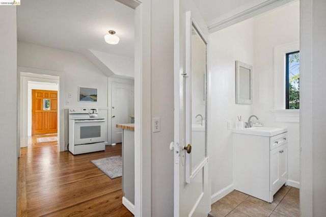 2707 Dana St, Berkeley, CA 94705