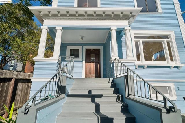 2707 Dana St, Berkeley, CA 94705