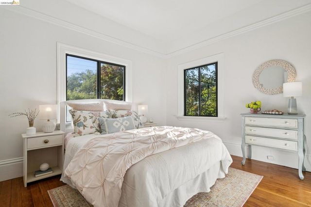 2707 Dana St, Berkeley, CA 94705