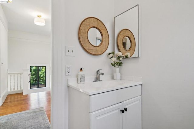 2707 Dana St, Berkeley, CA 94705
