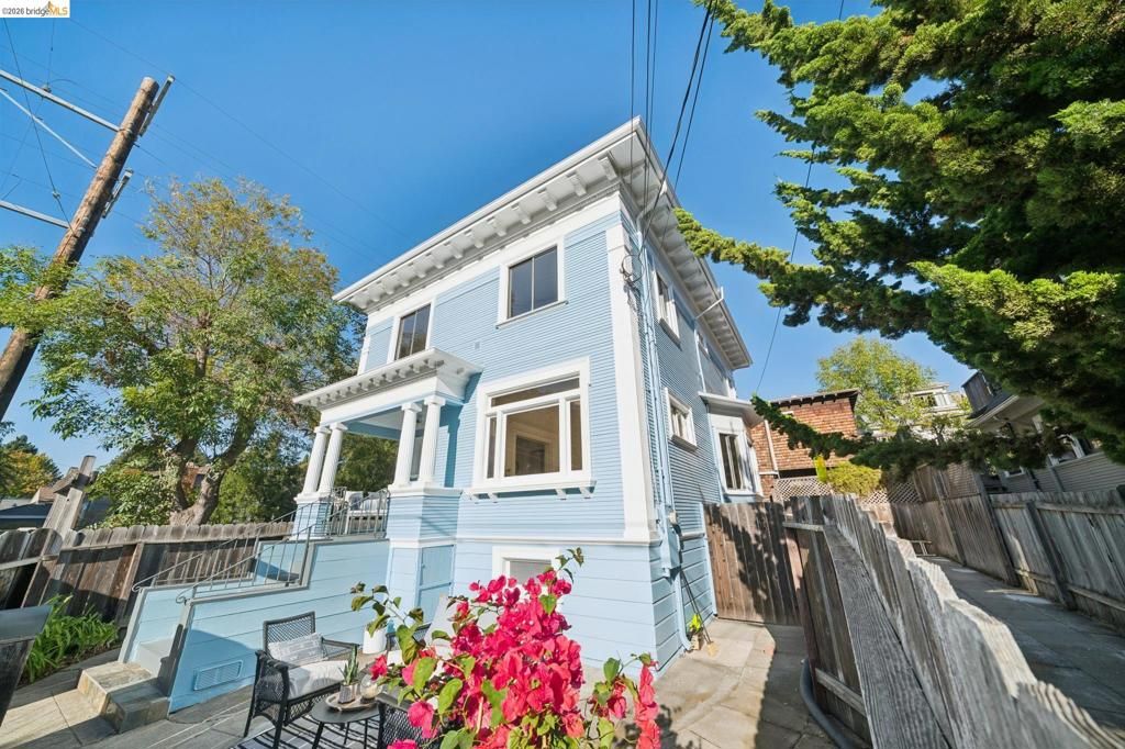2707 Dana St, Berkeley, CA 94705
