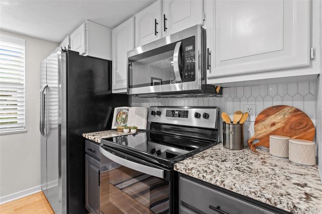 1034 W Peakview Circle, Littleton, CO 80120