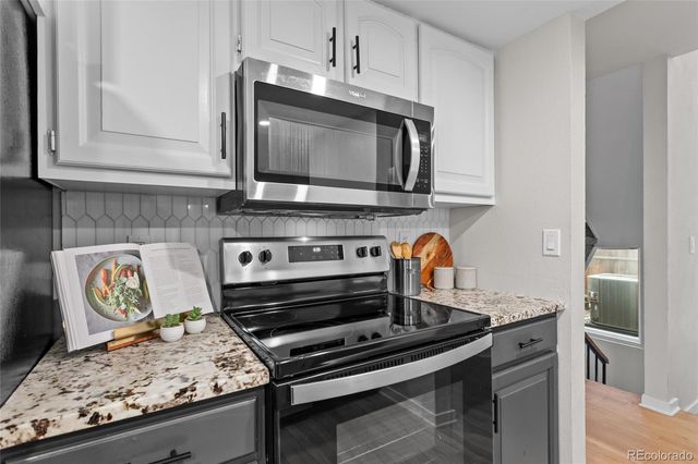 1034 W Peakview Circle, Littleton, CO 80120