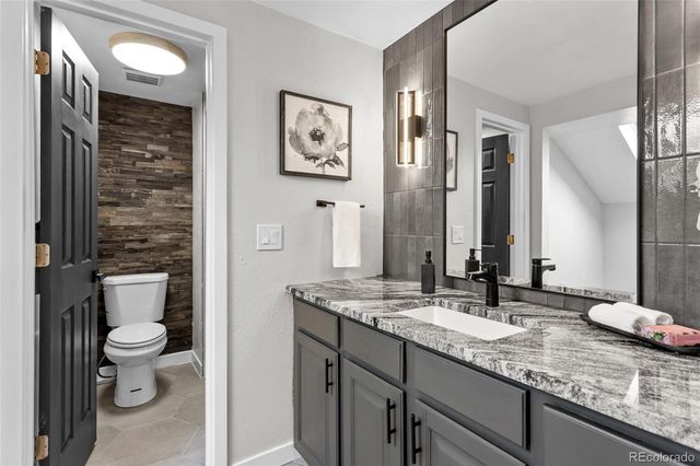 1034 W Peakview Circle, Littleton, CO 80120