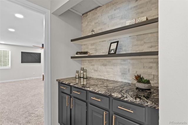 1034 W Peakview Circle, Littleton, CO 80120