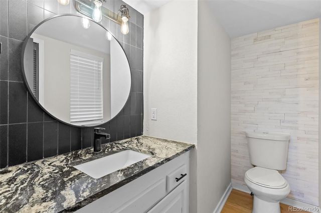 1034 W Peakview Circle, Littleton, CO 80120