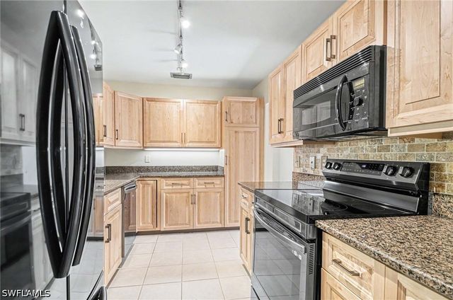 1325 Solana RD K3, Naples, FL 34103