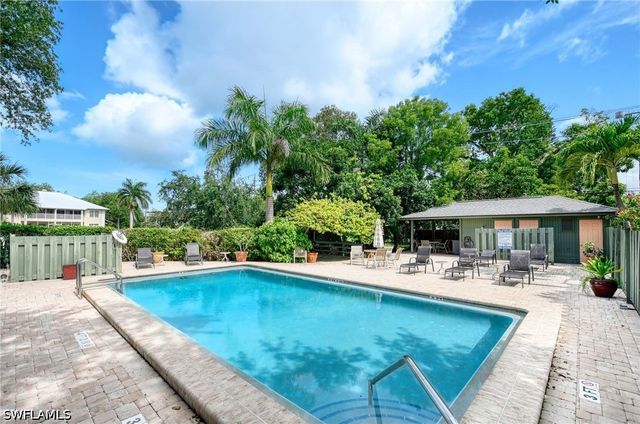 1325 Solana RD K3, Naples, FL 34103