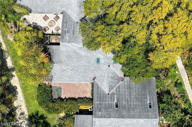 1325 Solana RD K3, Naples, FL 34103