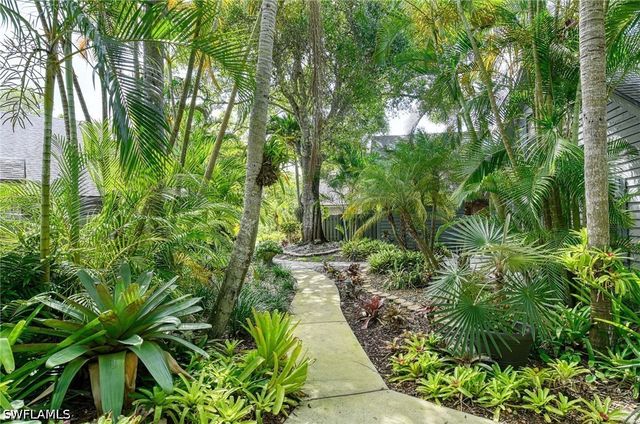 1325 Solana RD K3, Naples, FL 34103