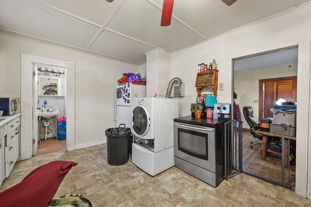 31-33 Apremont St, Adams, MA 01220