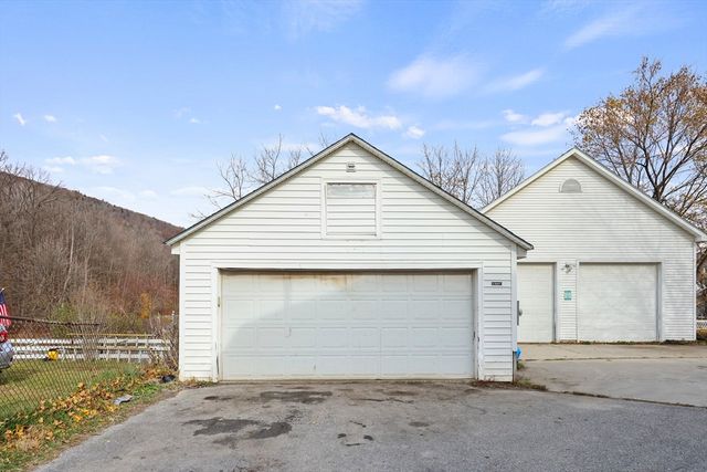 31-33 Apremont St, Adams, MA 01220