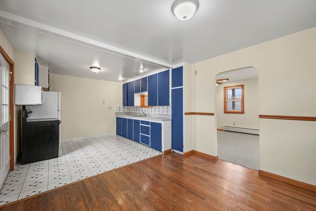 31-33 Apremont St, Adams, MA 01220