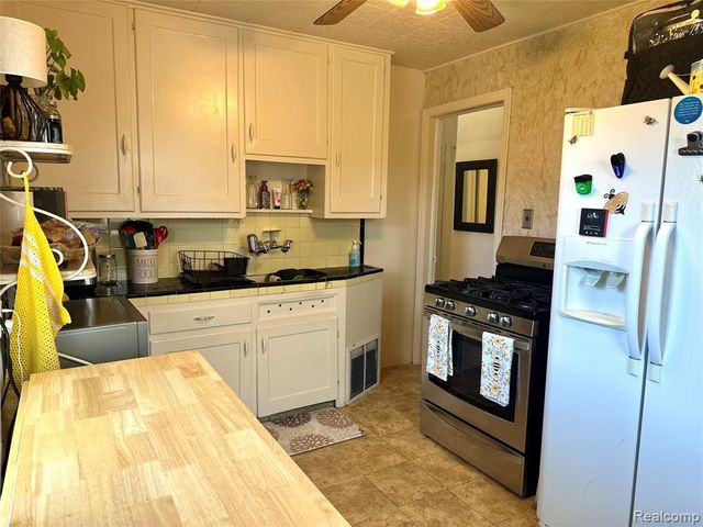455 Campbell Street, River Rouge, MI 48218