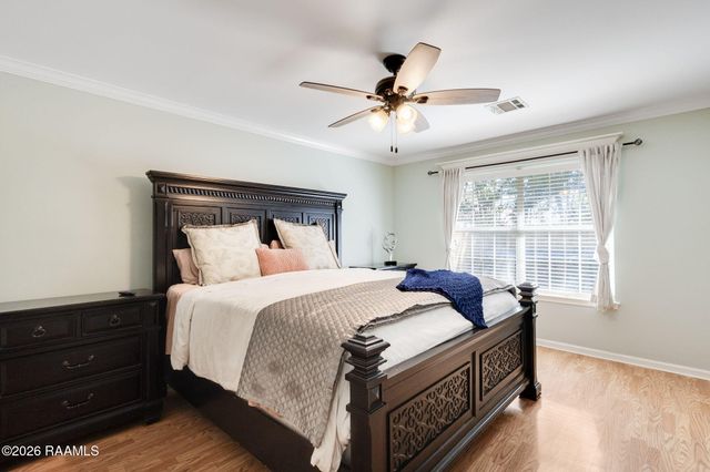 104 Queensford Way, Youngsville, LA 70592