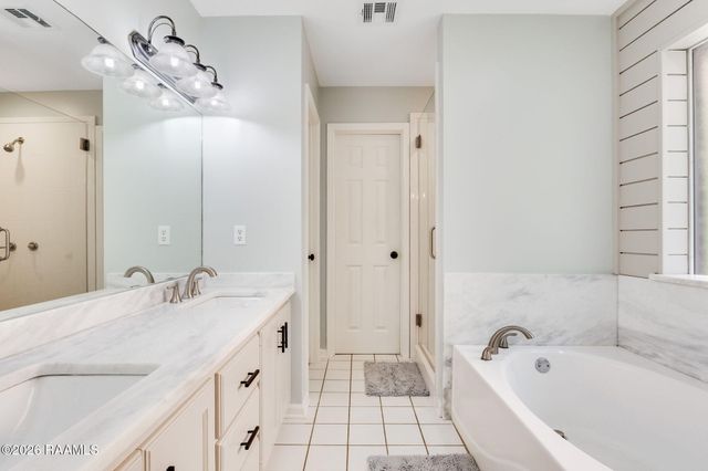 104 Queensford Way, Youngsville, LA 70592