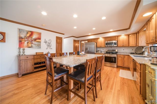 4320 Lazybrook Circle, Clay, NY 13088