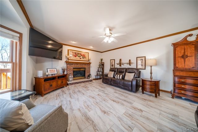 4320 Lazybrook Circle, Clay, NY 13088