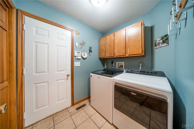 4320 Lazybrook Circle, Clay, NY 13088