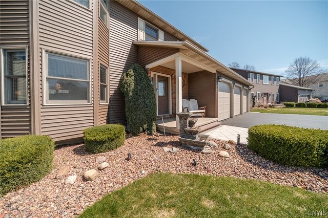 4320 Lazybrook Circle, Clay, NY 13088