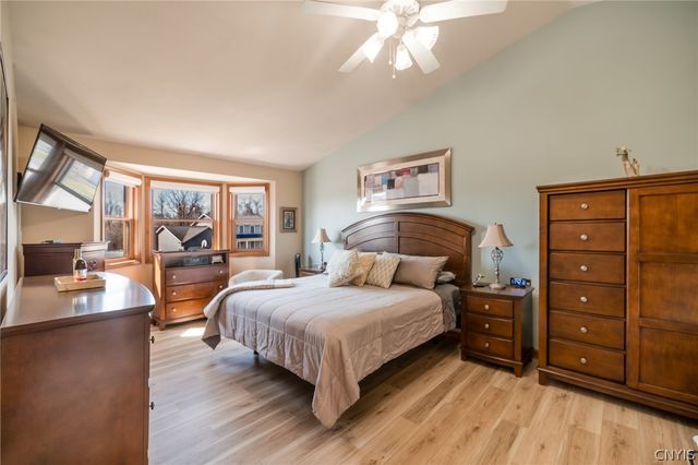 4320 Lazybrook Circle, Clay, NY 13088