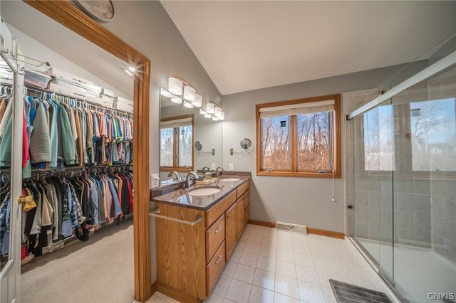 4320 Lazybrook Circle, Clay, NY 13088
