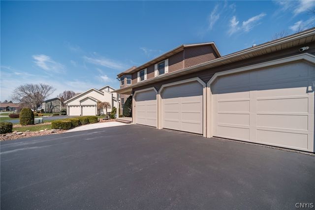 4320 Lazybrook Circle, Clay, NY 13088