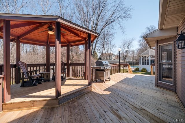 4320 Lazybrook Circle, Clay, NY 13088
