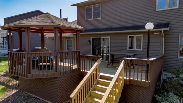 4320 Lazybrook Circle, Clay, NY 13088