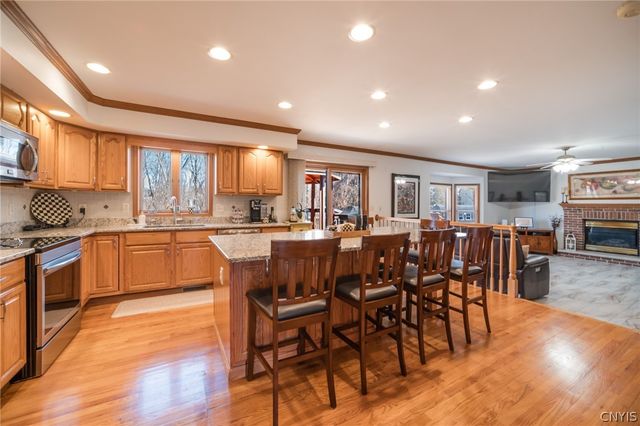 4320 Lazybrook Circle, Clay, NY 13088