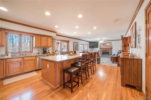 4320 Lazybrook Circle, Clay, NY 13088