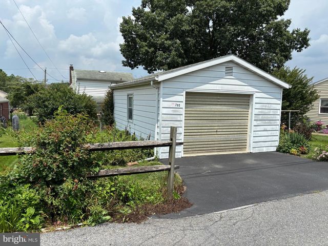 732 CENTER AVE, Ephrata, PA 17522