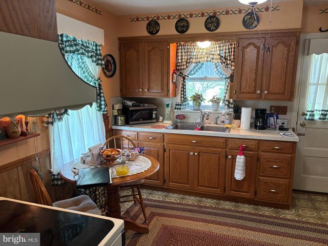 732 CENTER AVE, Ephrata, PA 17522