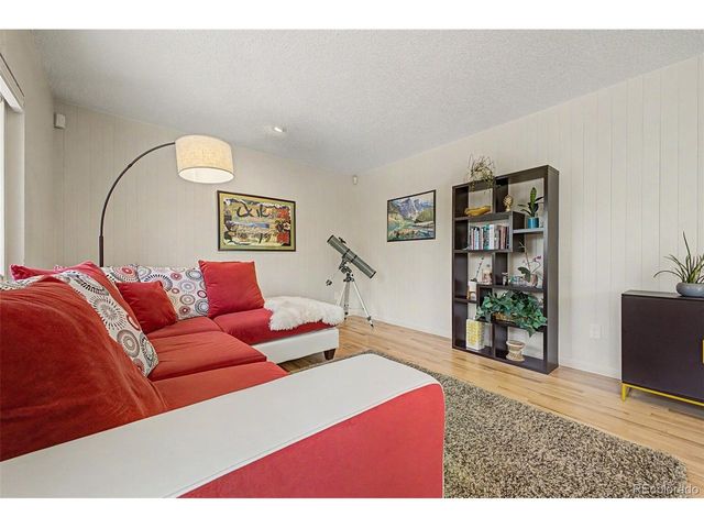 636 W Willow St, Louisville, CO 80027