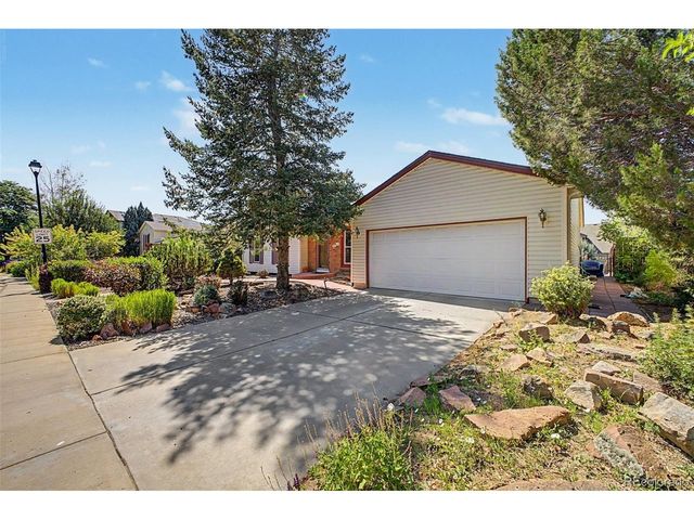636 W Willow St, Louisville, CO 80027