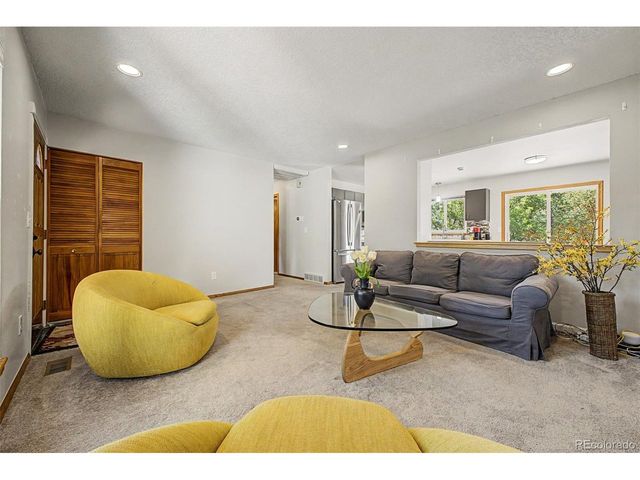 636 W Willow St, Louisville, CO 80027