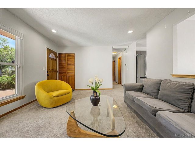 636 W Willow St, Louisville, CO 80027