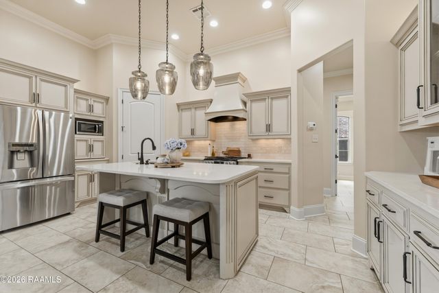106 Rue De Chambery, Broussard, LA 70518