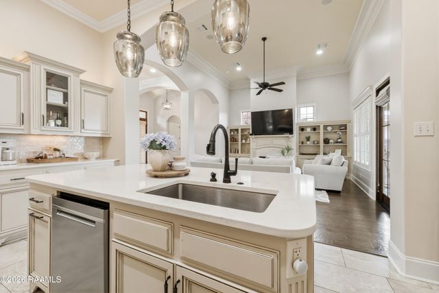 106 Rue De Chambery, Broussard, LA 70518