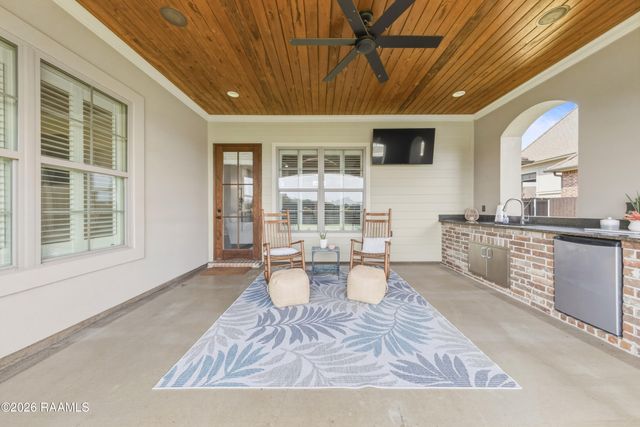 106 Rue De Chambery, Broussard, LA 70518